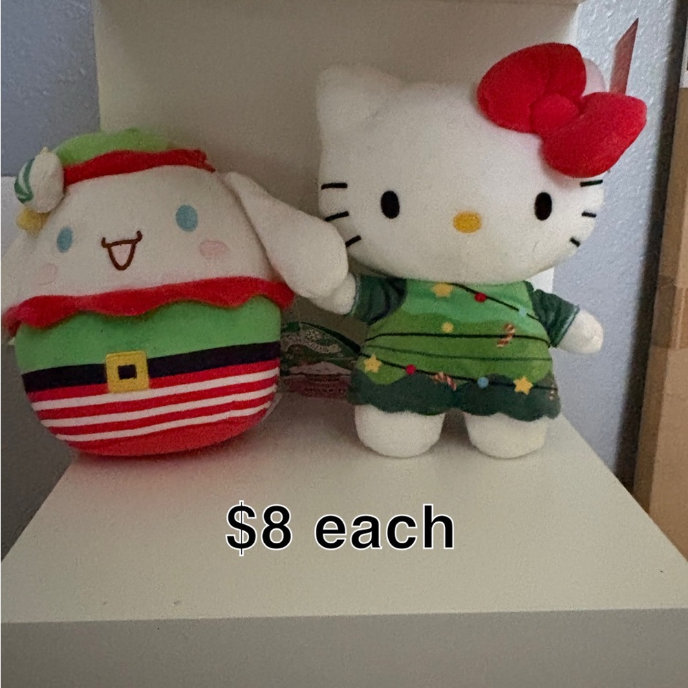 Hello kitty plushies - Picture 2 of 7